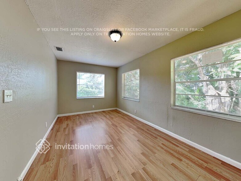 Building Photo - 9019 SW 9th St