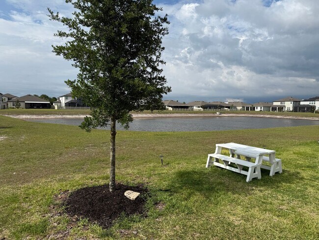 Building Photo - ***Amazing 5-bedroom, 4-bathroom, home available now***