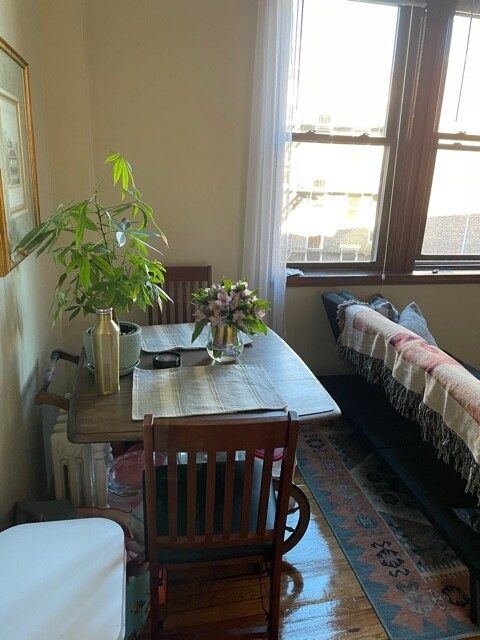 Building Photo - 219 Park Dr