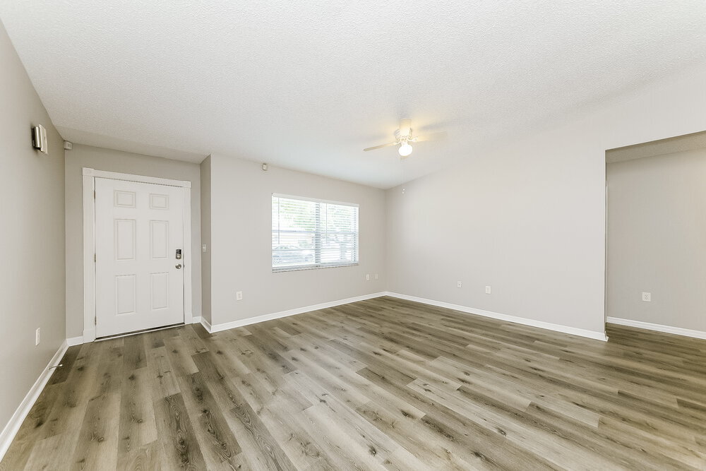 Building Photo - 7018 12th Ct E