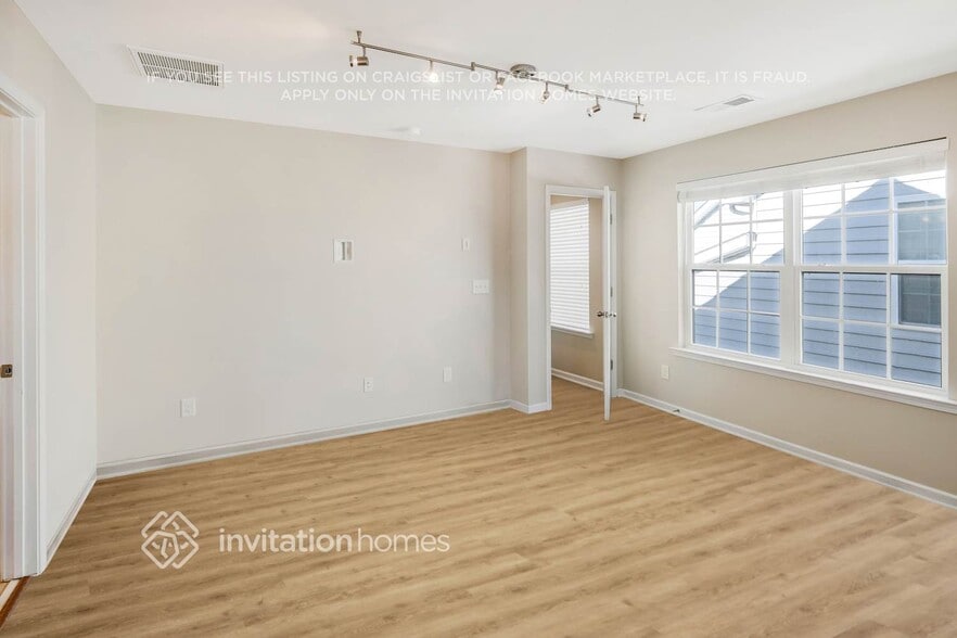 Building Photo - 12507 Surreykirt Lane