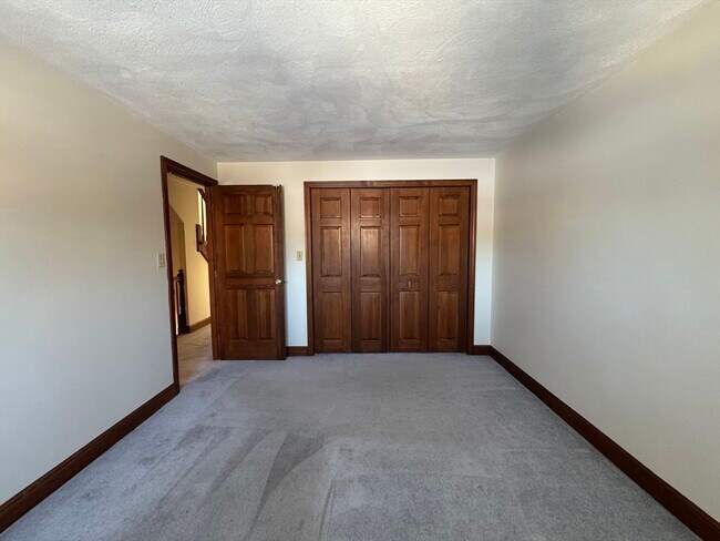 Building Photo - 224 Park St