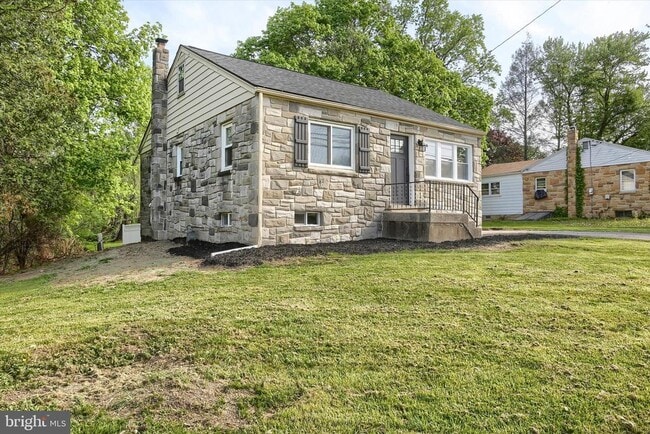 Building Photo - 2400 Linglestown Rd