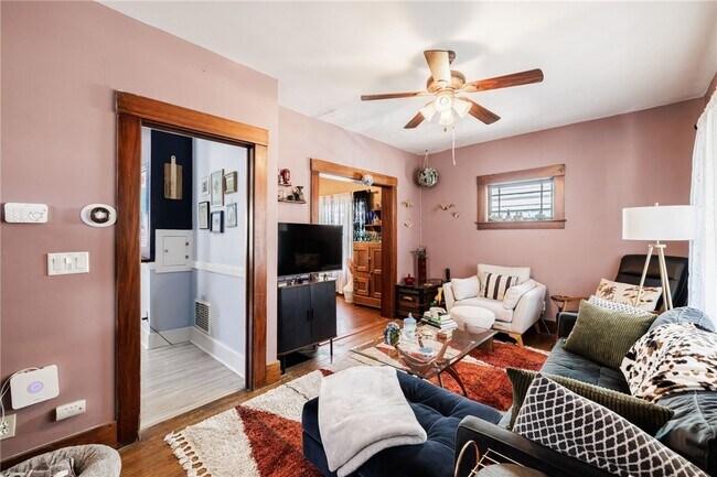 Building Photo - 109 Bedford St