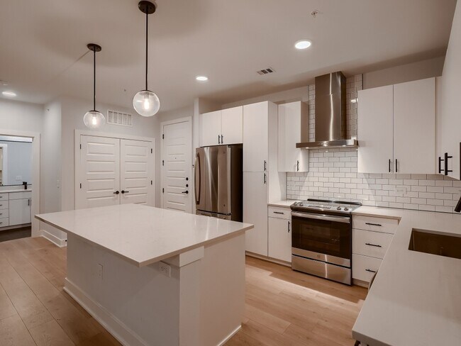Building Photo - 3101 Govalle Ave