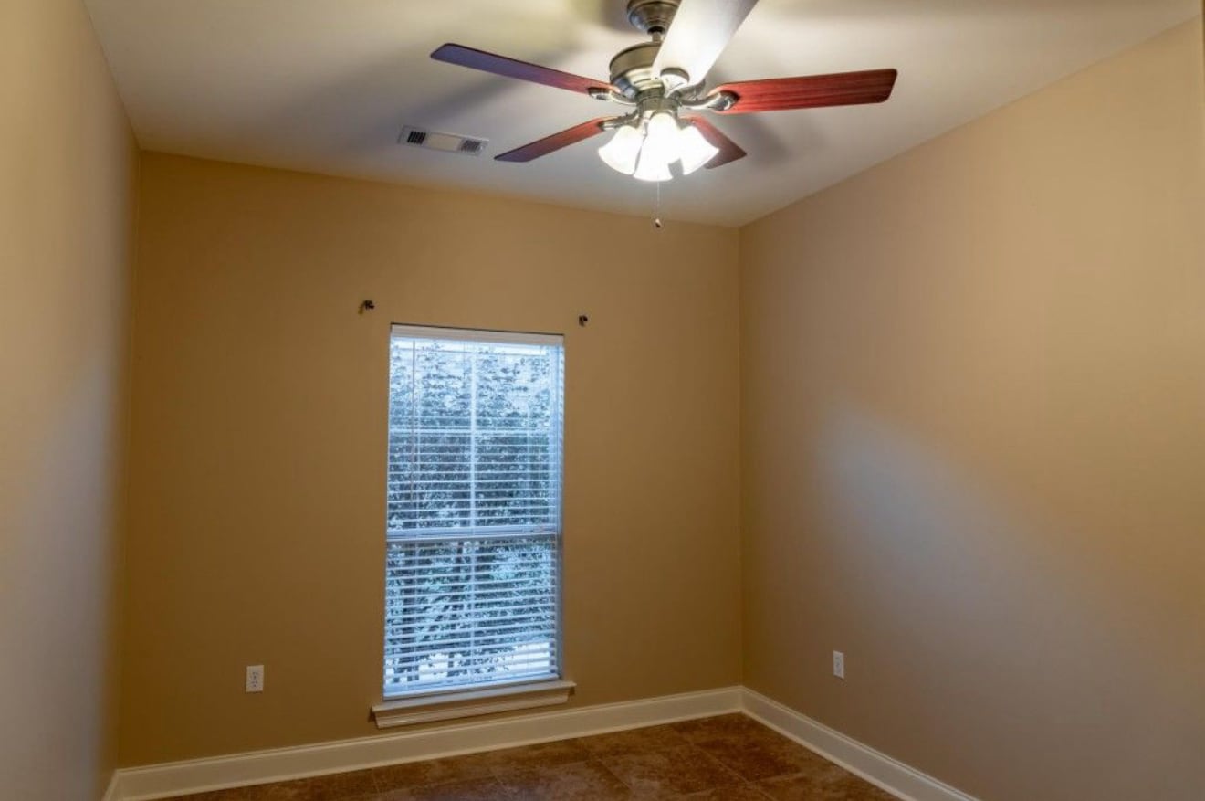 Bedroom 2 - 3921 Northshore Ave