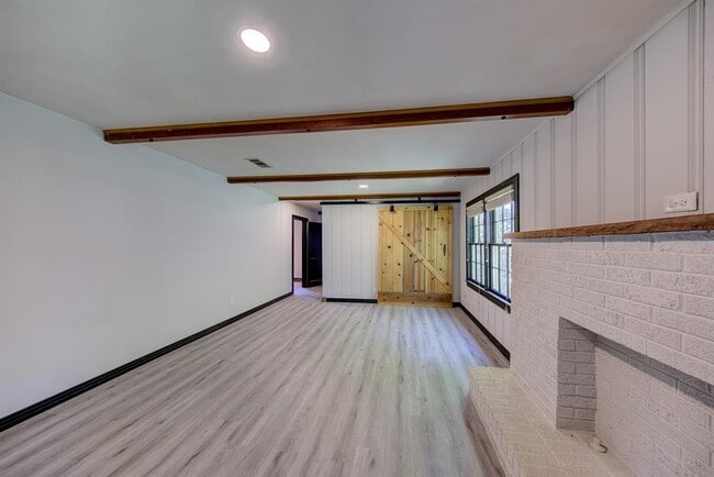 Building Photo - 5233 Brinkman St