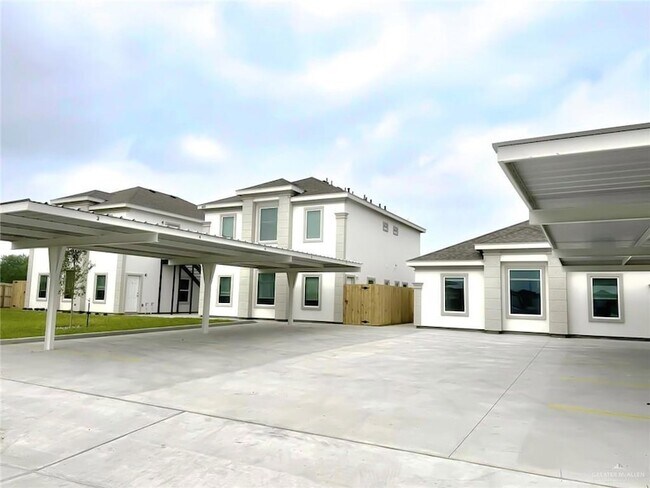 Building Photo - 1605 Molino Dr