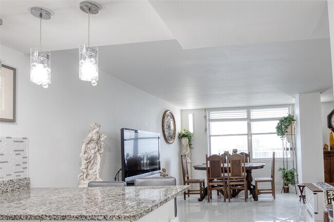 Building Photo - 111 Briny Ave