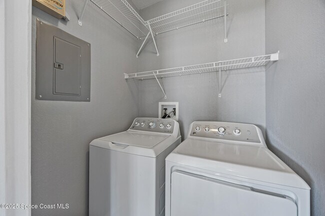 Building Photo - 5663 Star Rush Dr