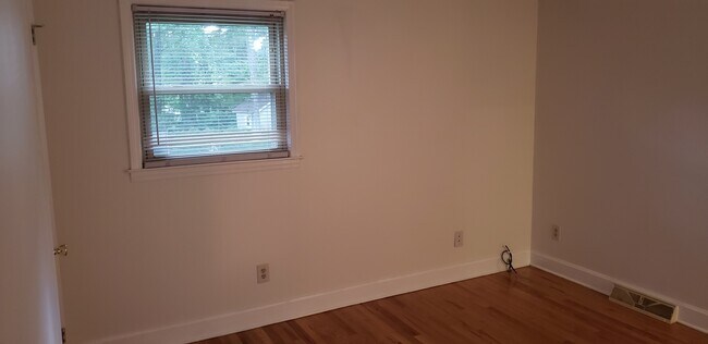 Building Photo - 6512 Springfield Dr