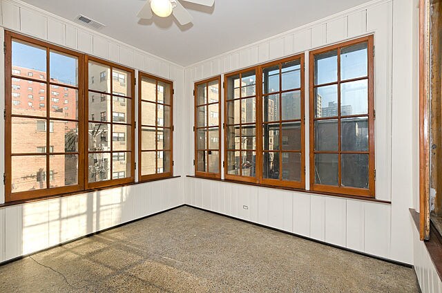 Building Photo - 5825 N Kenmore Ave