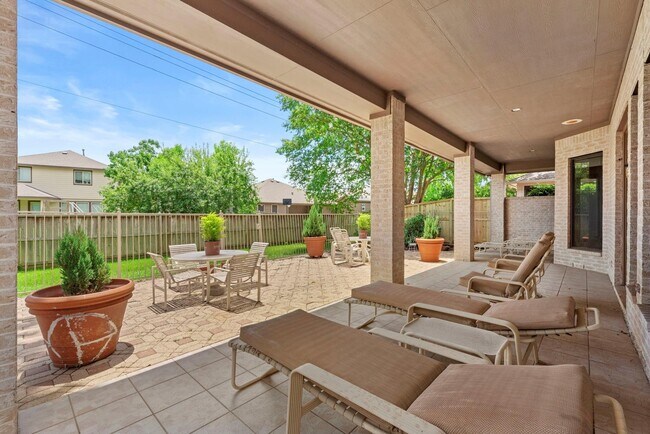 Building Photo - 4513 Country Club View