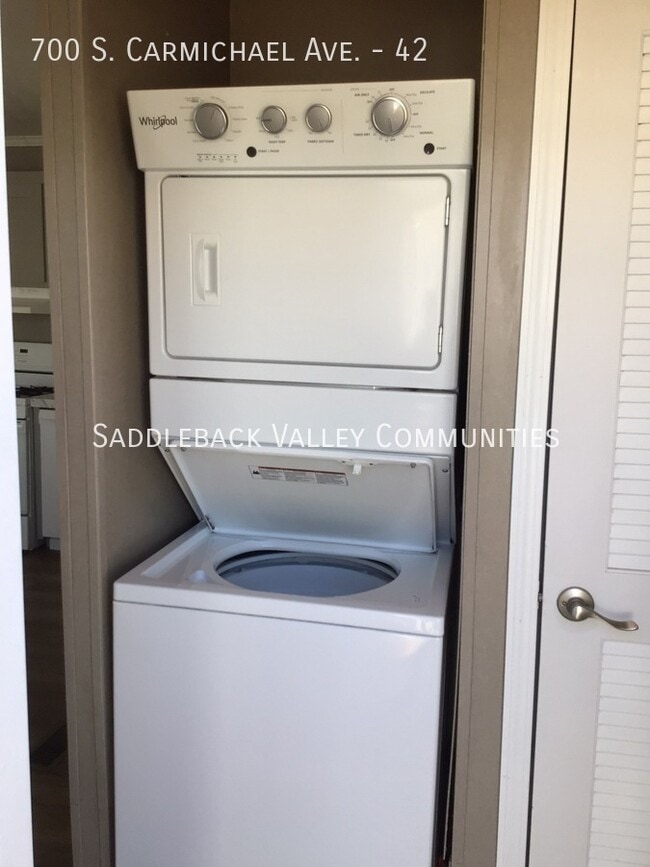 Building Photo - 700 S Carmichael Ave