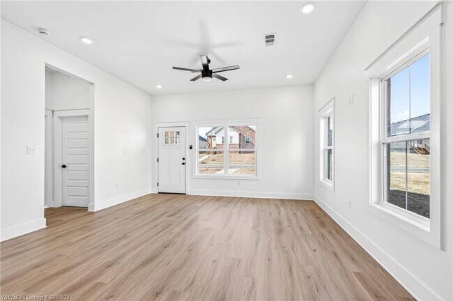 Building Photo - 6809 Fir St