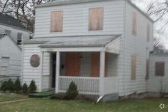 Building Photo - 12751 S Wallace St
