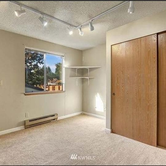 Building Photo - 15624 8th Ave SW