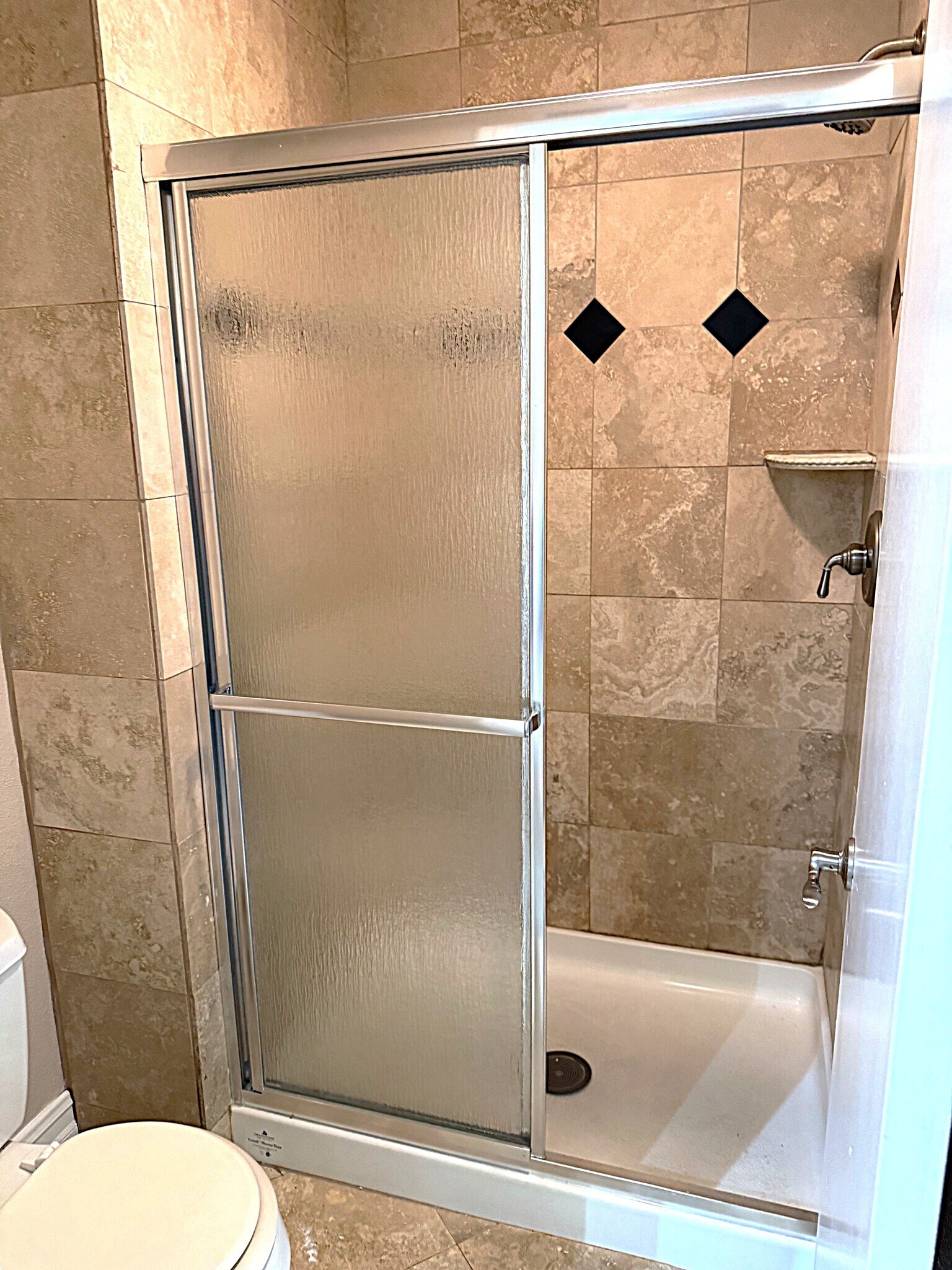 Shower stall in primary. - 545 S Ranch View Cir