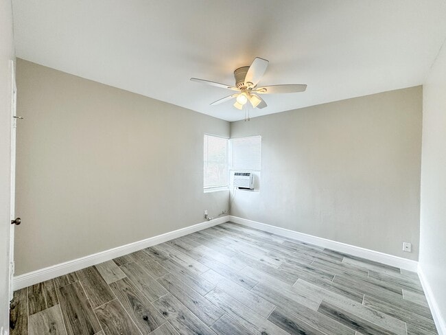 Building Photo - 710 10th St