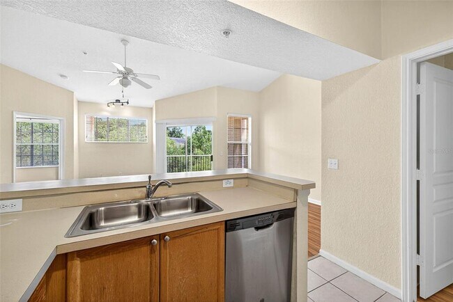 Building Photo - 5125 Palm Springs Blvd