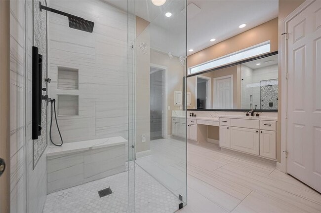 Building Photo - 11826 Legend Manor Dr