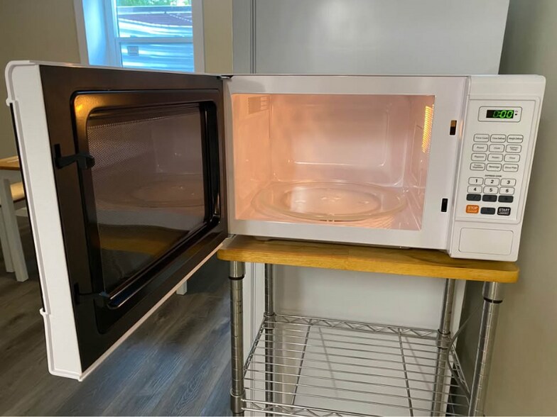 Building Photo - 2432 Burns Ave