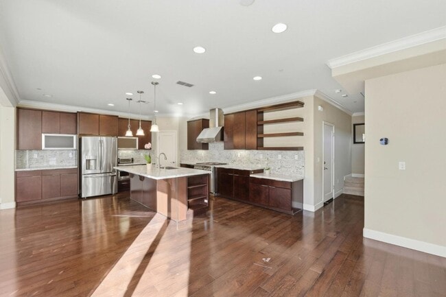 Building Photo - 819 Maddox Loop