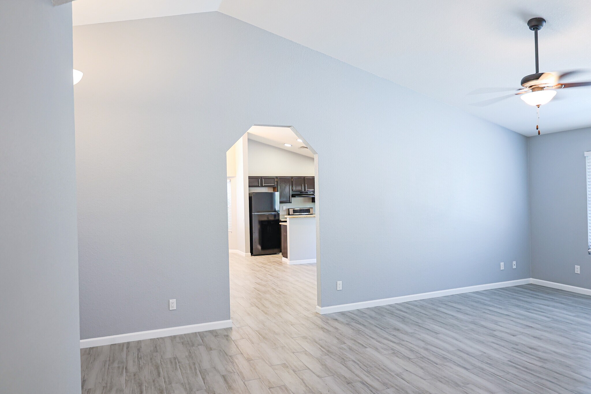 Building Photo - 14101 N 78th Dr