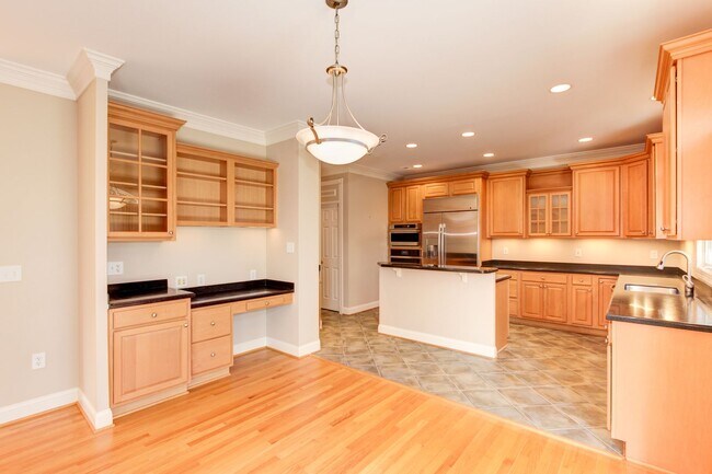 Building Photo - Lovely and Sought After Home for Rent in t...