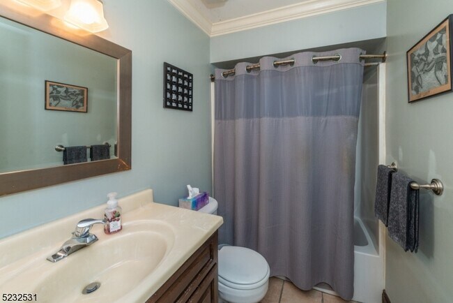 Building Photo - 305 Federal Hill Rd