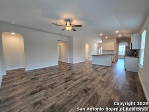 Building Photo - 425 Sabine River