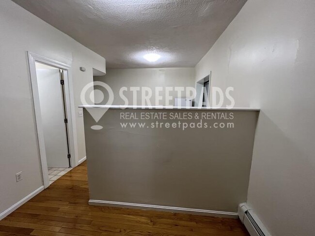 Building Photo - bedroom in Boston MA 02120