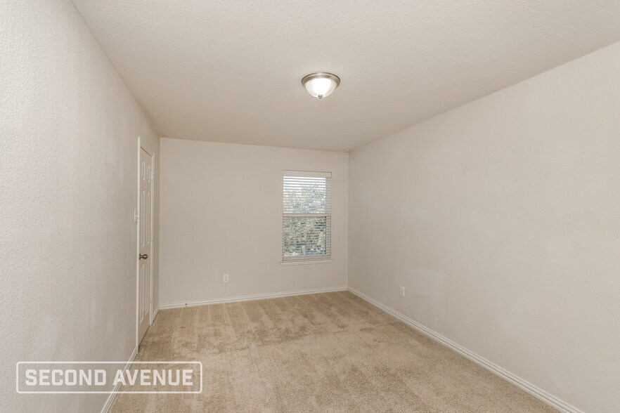 Building Photo - 1201 Egret Ct