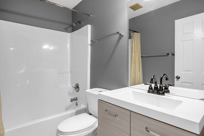 Building Photo - 10510 Plantain Ct
