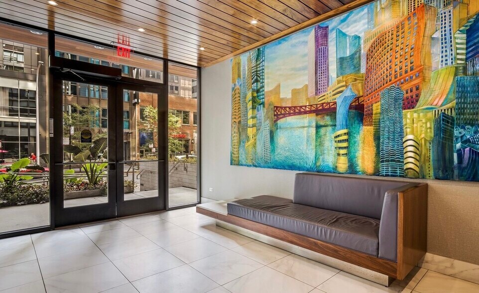 Building Photo - 230 E Ontario St