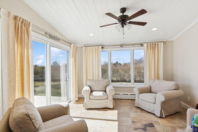 Building Photo - 1110 Gillette Dr