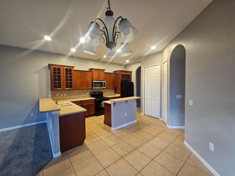 Building Photo - 1710 Swallowtail Ln