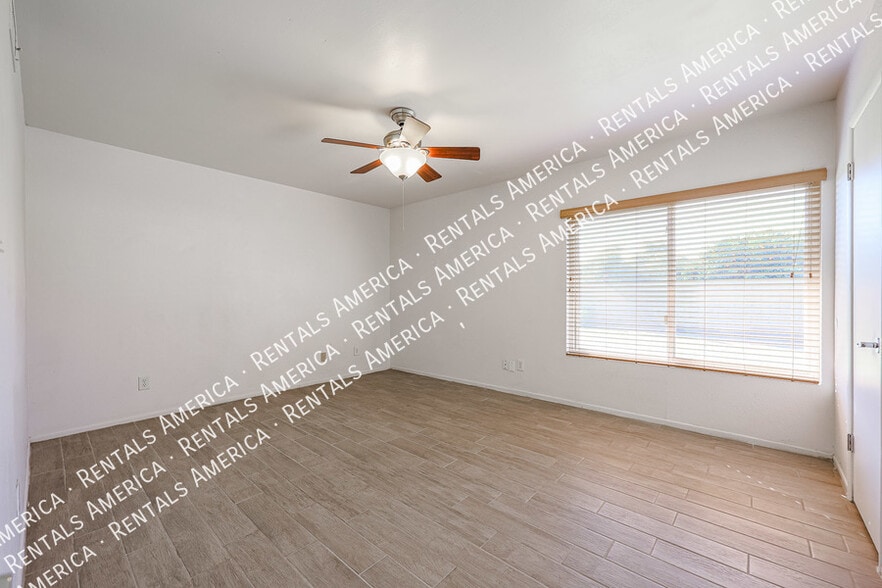Building Photo - 913 W Jerome Cir