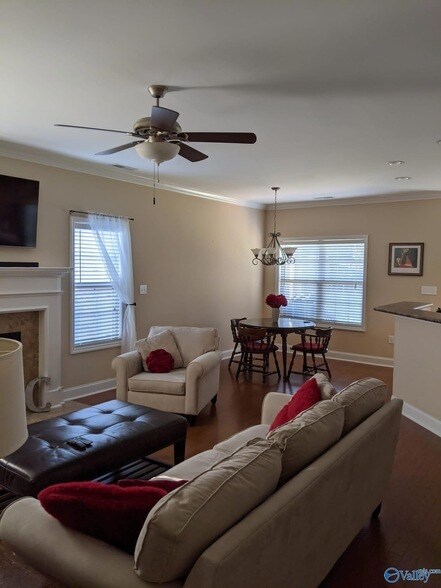 Building Photo - 104 Chelsea Park Row