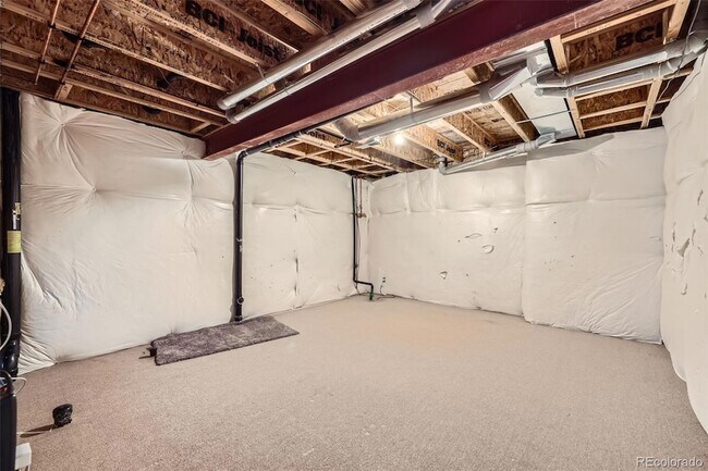 Building Photo - 6047 S Jamestown Way