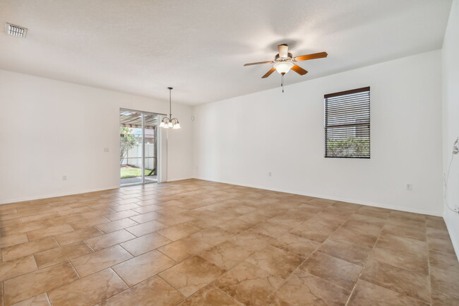 Building Photo - 1232 Canyon Oaks Dr