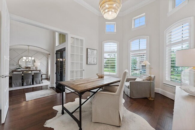 Building Photo - 5823 Stratton Wds Dr