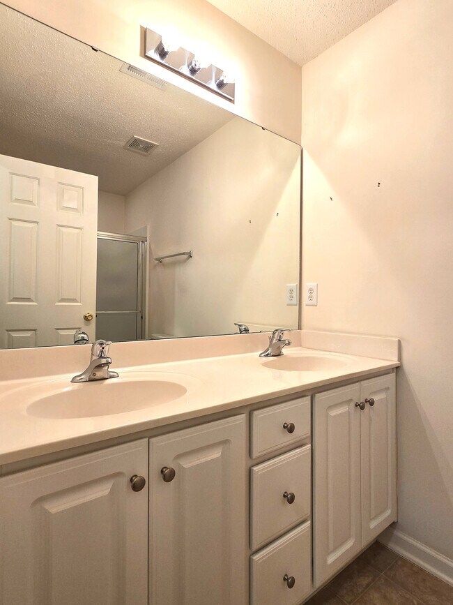 Building Photo - 5641 Fellowship Dr