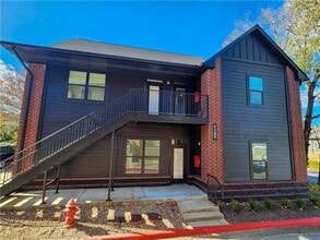 Building Photo - 1137 N Leverett Ave