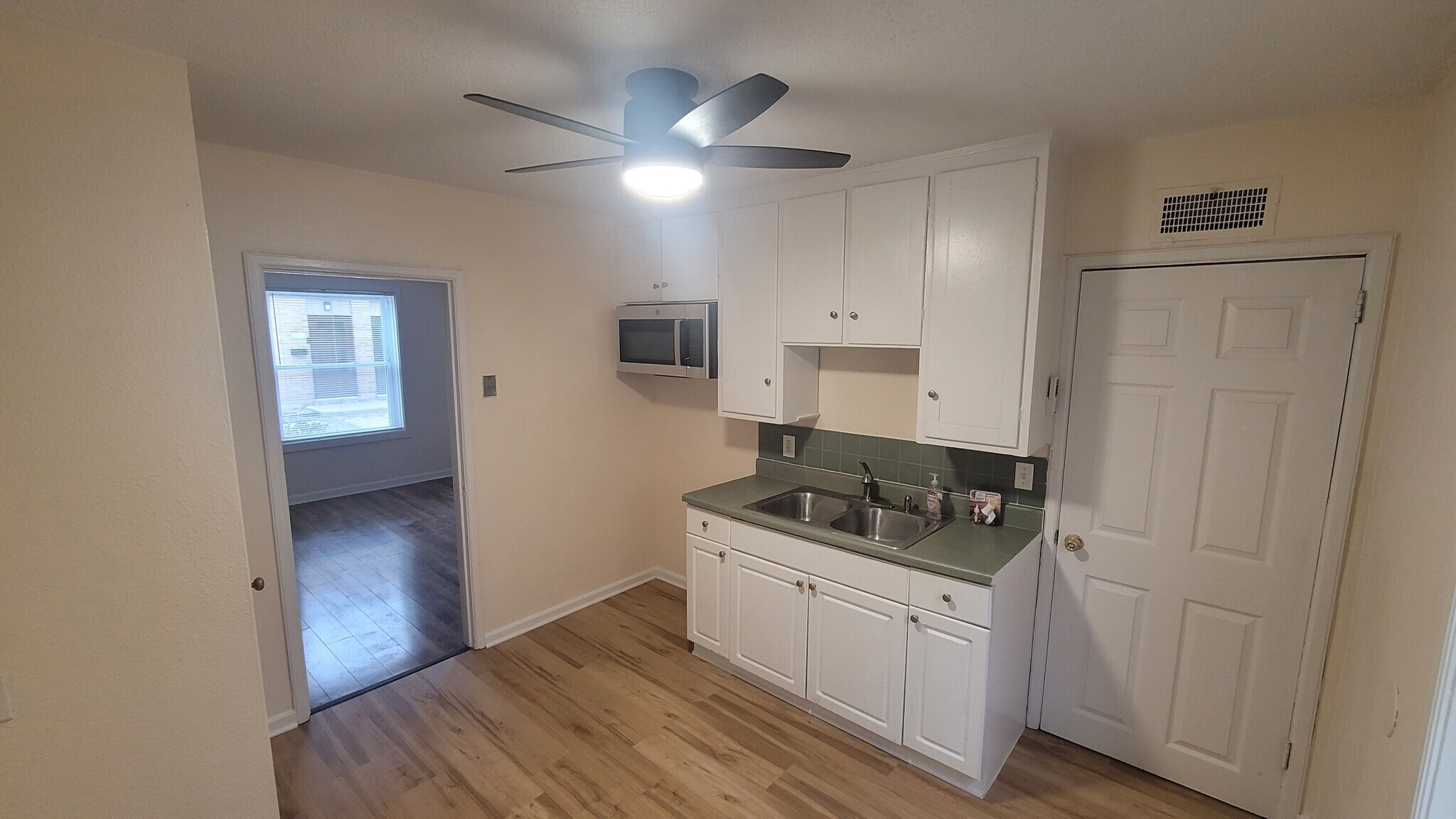 Kitchen - 6319 W Center St