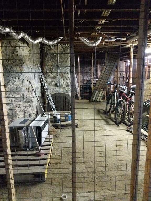 Building Photo - 186 Amory St