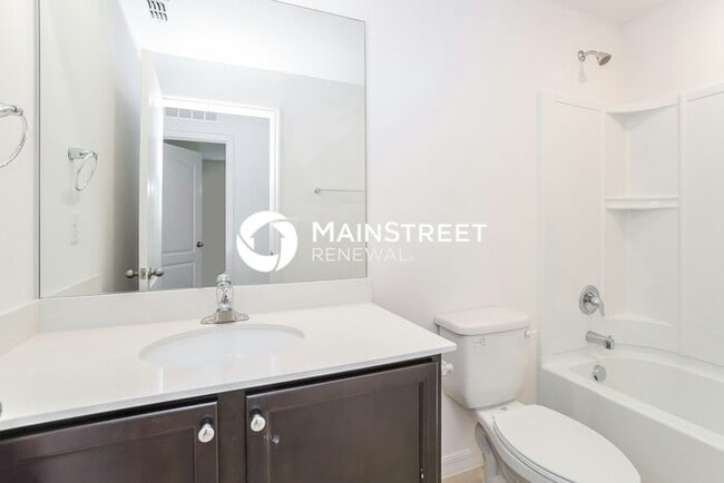 Building Photo - 4 Bedroom Pet-Friendly Home in Dundee, FL with Main Street Renewal