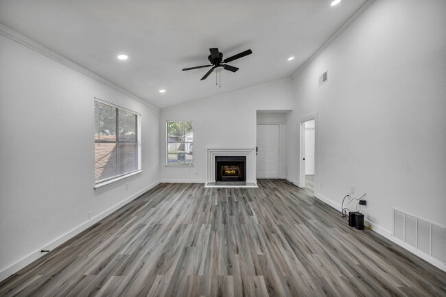Building Photo - 5903 Kevin Kelly Pl