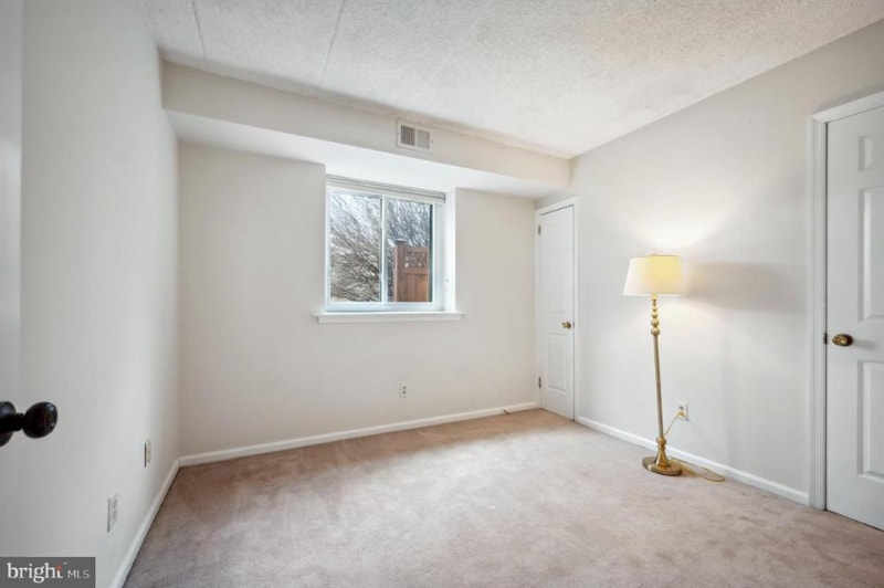 Building Photo - 70 Le Forge Ct