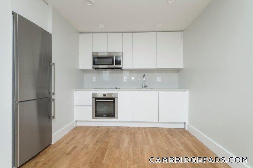 Building Photo - 334 Harvard St